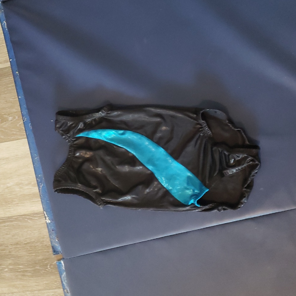 Child small gymnastics leo